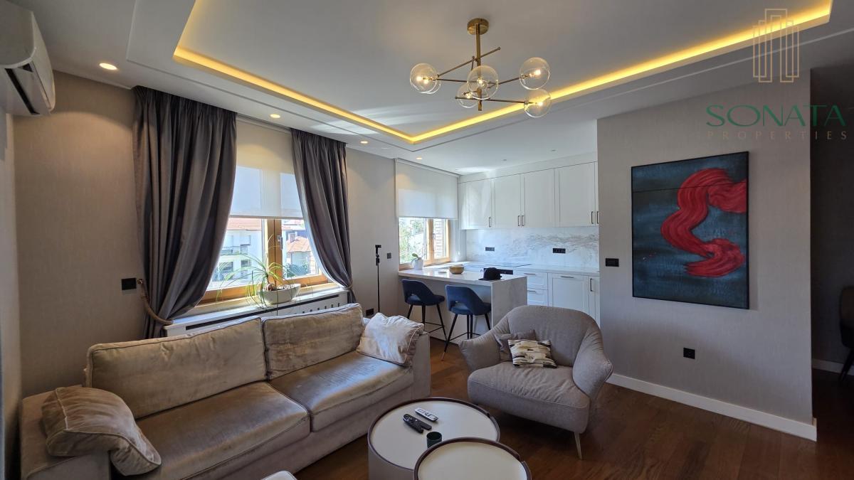 Lux 2.5 stan od 60m2, Kapije Vračara