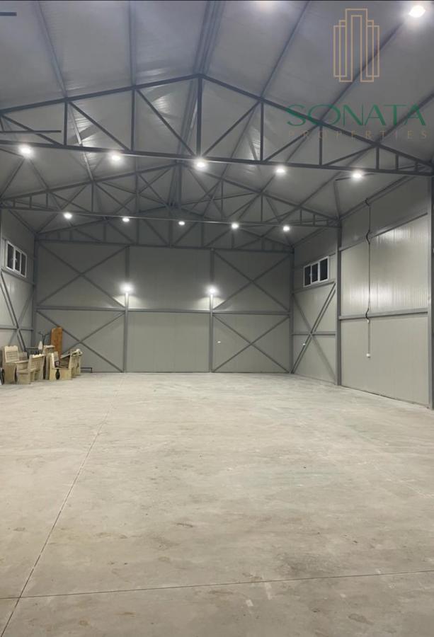 Hala od 370m2 i kancelarijski prostor, Surčin