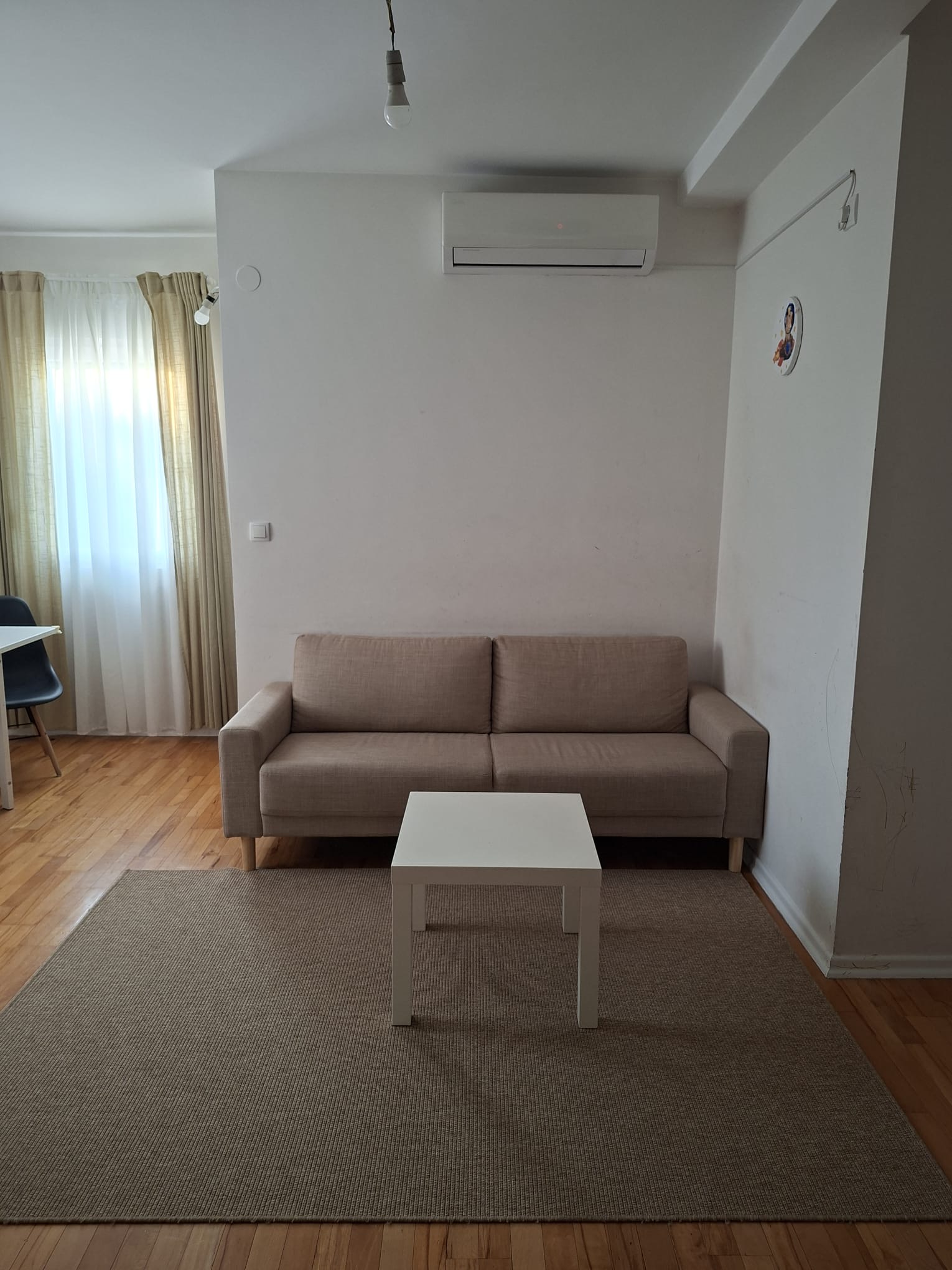 Izdavanje trosobnog stana/poslovnog prostora u Borci