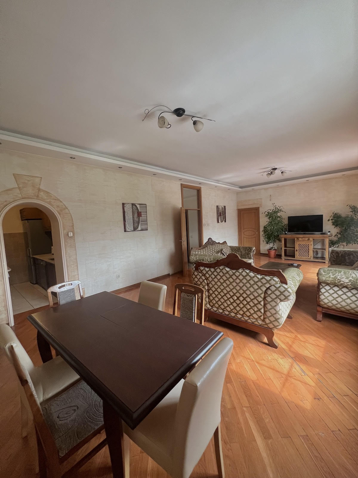 Izdajemo četvorosoban stan, Centar, 120m²