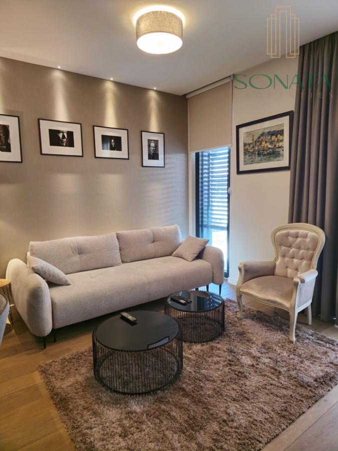 Lux 2.0 stan od 50m2 sa garažnim mestom, Dedinje